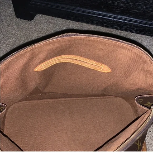 Louis Vuitton Alma Handbag - Picture 5 of 15